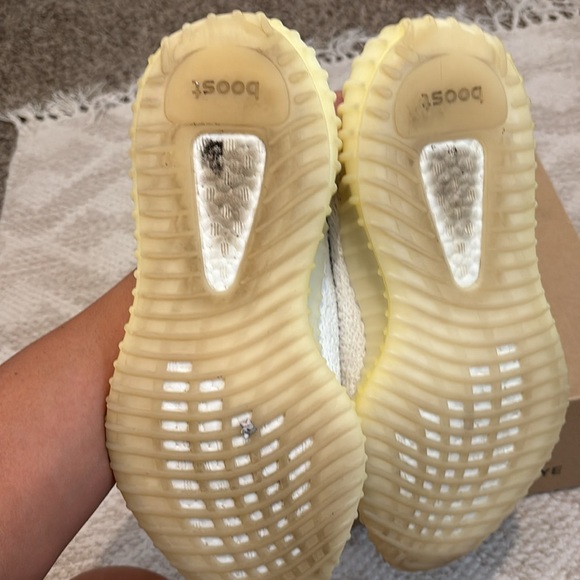 YEEZY BOOST 350 V2 - Picture 3 of 5